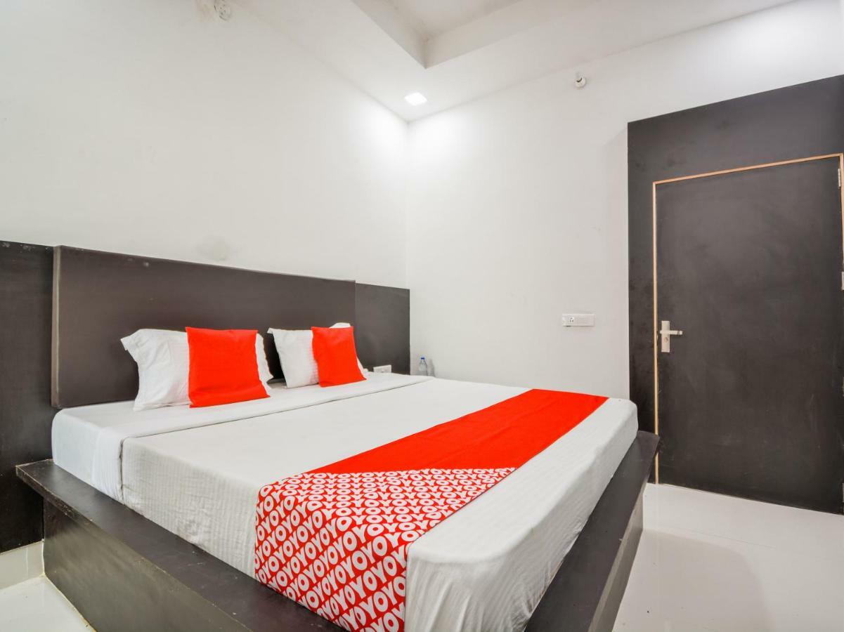 Oyo 43505 Hotel The White House Hisar Екстер'єр фото