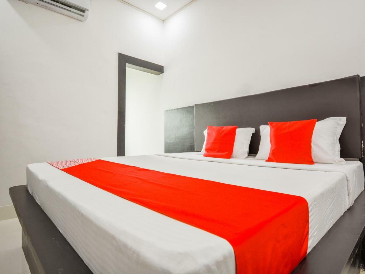 Oyo 43505 Hotel The White House Hisar Екстер'єр фото