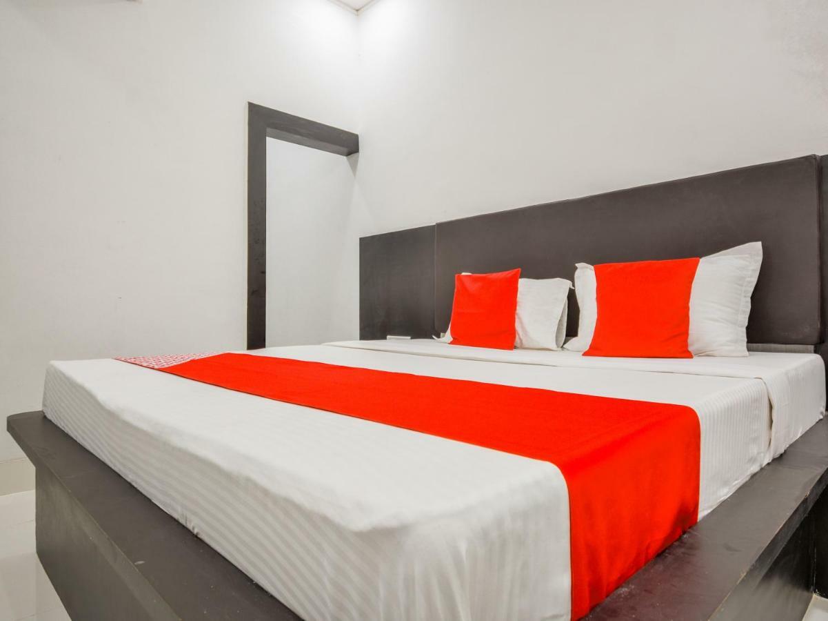 Oyo 43505 Hotel The White House Hisar Екстер'єр фото