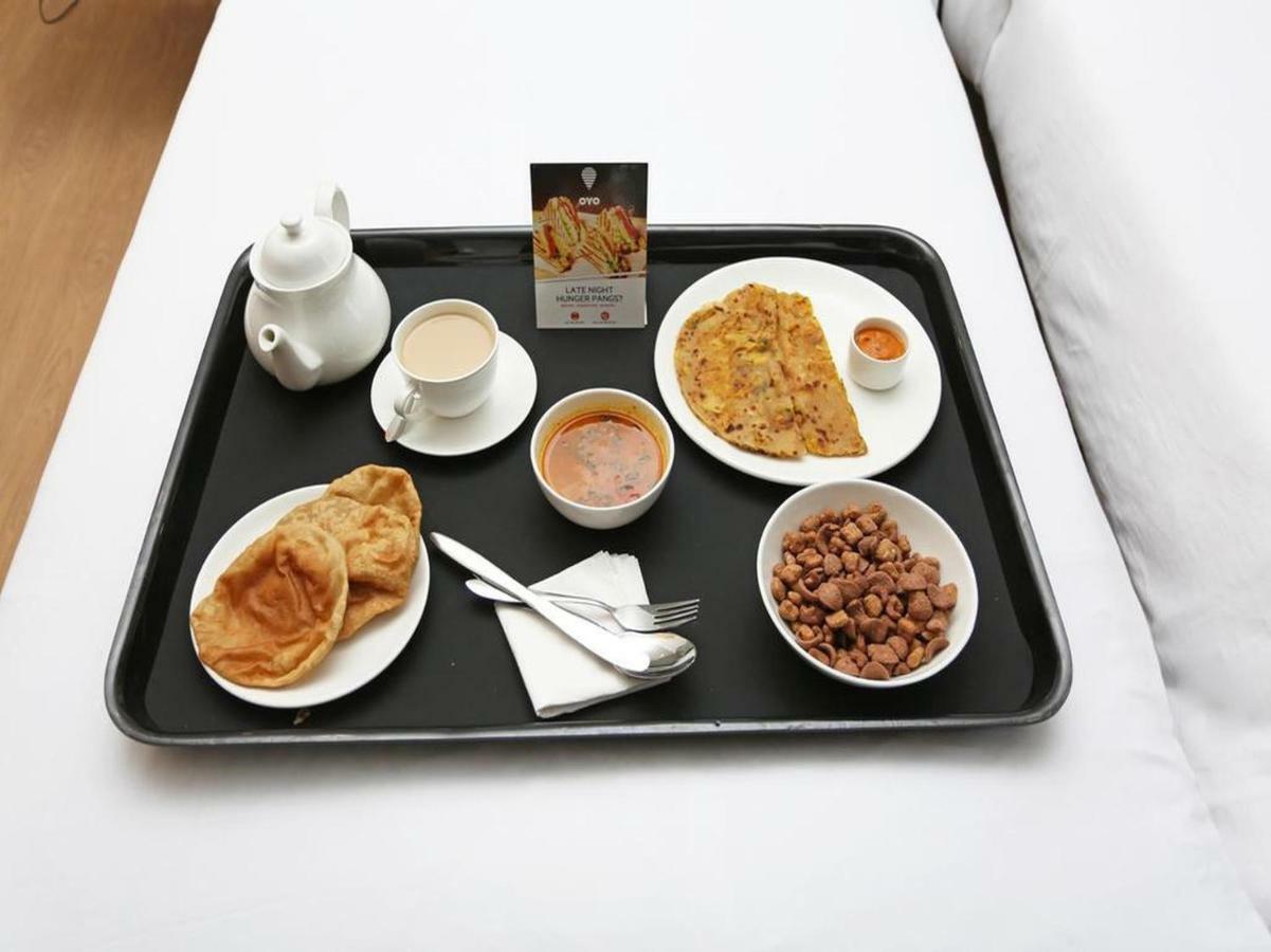 Oyo 43505 Hotel The White House Hisar Екстер'єр фото
