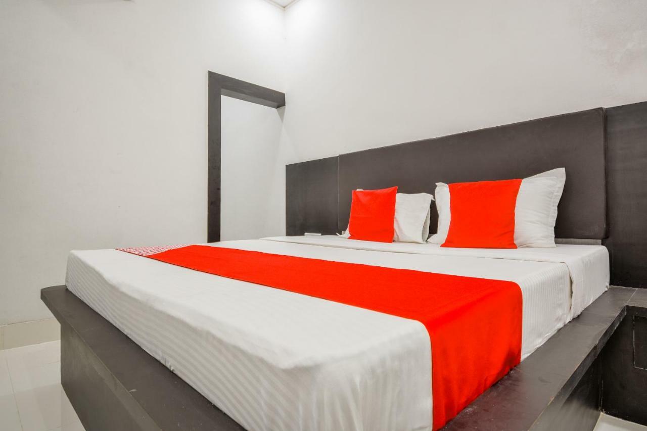 Oyo 43505 Hotel The White House Hisar Екстер'єр фото