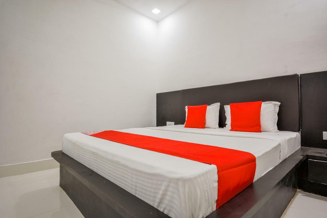 Oyo 43505 Hotel The White House Hisar Екстер'єр фото