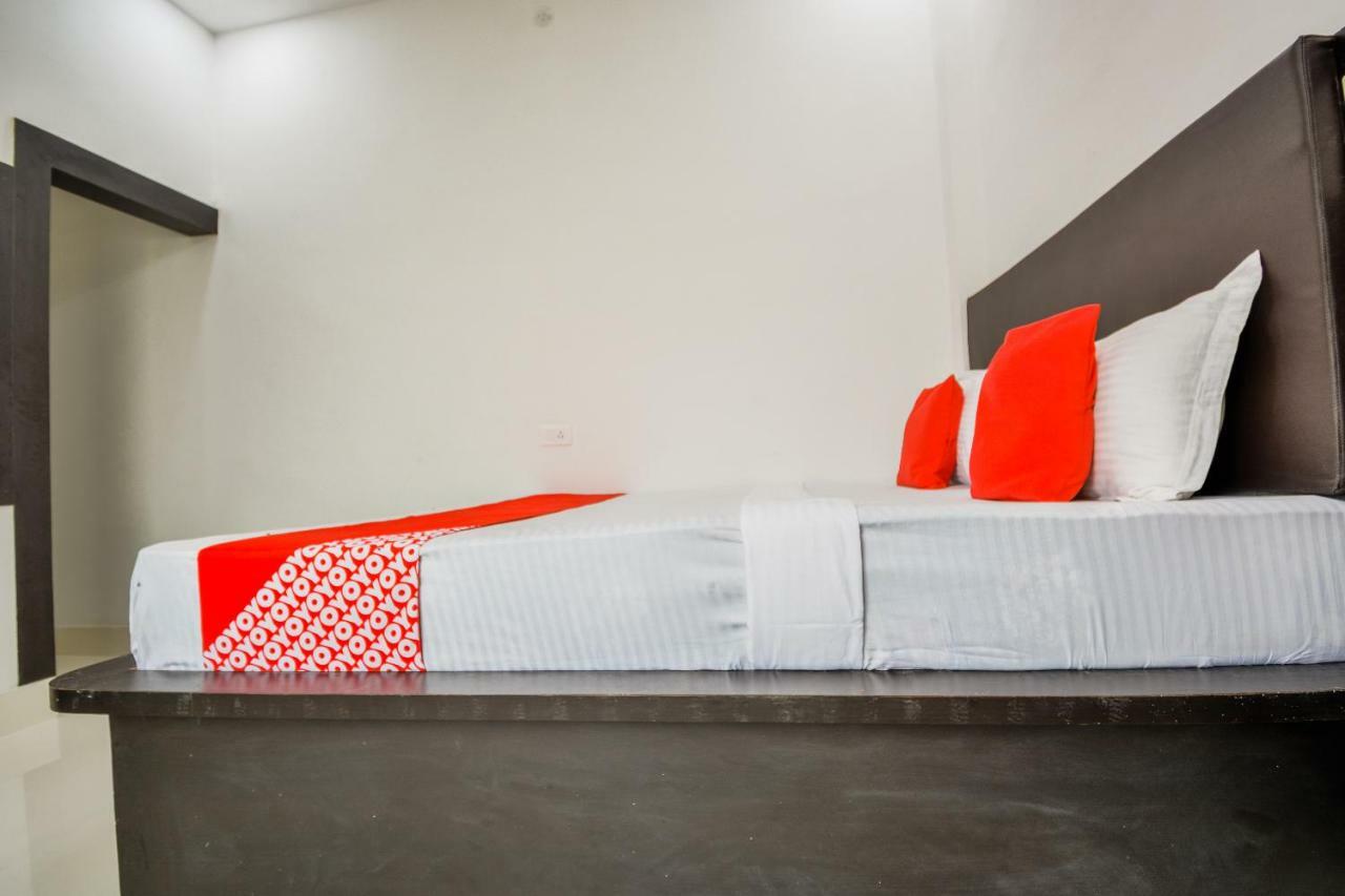 Oyo 43505 Hotel The White House Hisar Екстер'єр фото