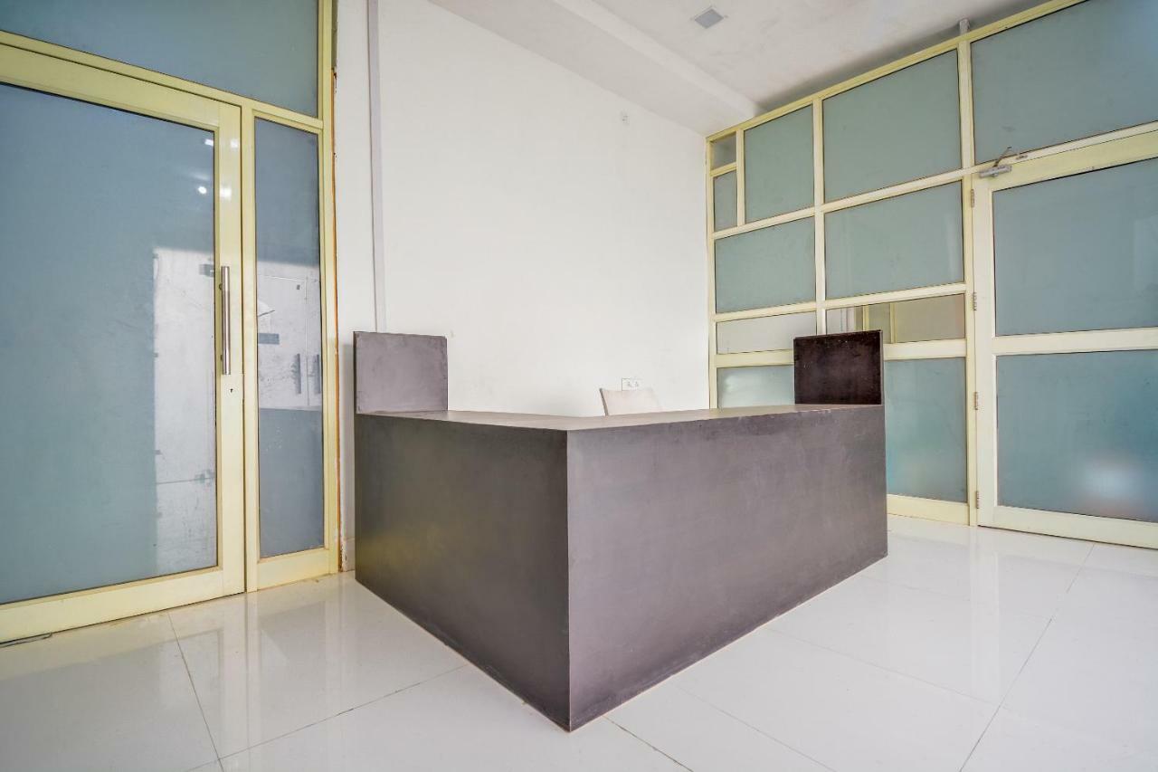 Oyo 43505 Hotel The White House Hisar Екстер'єр фото