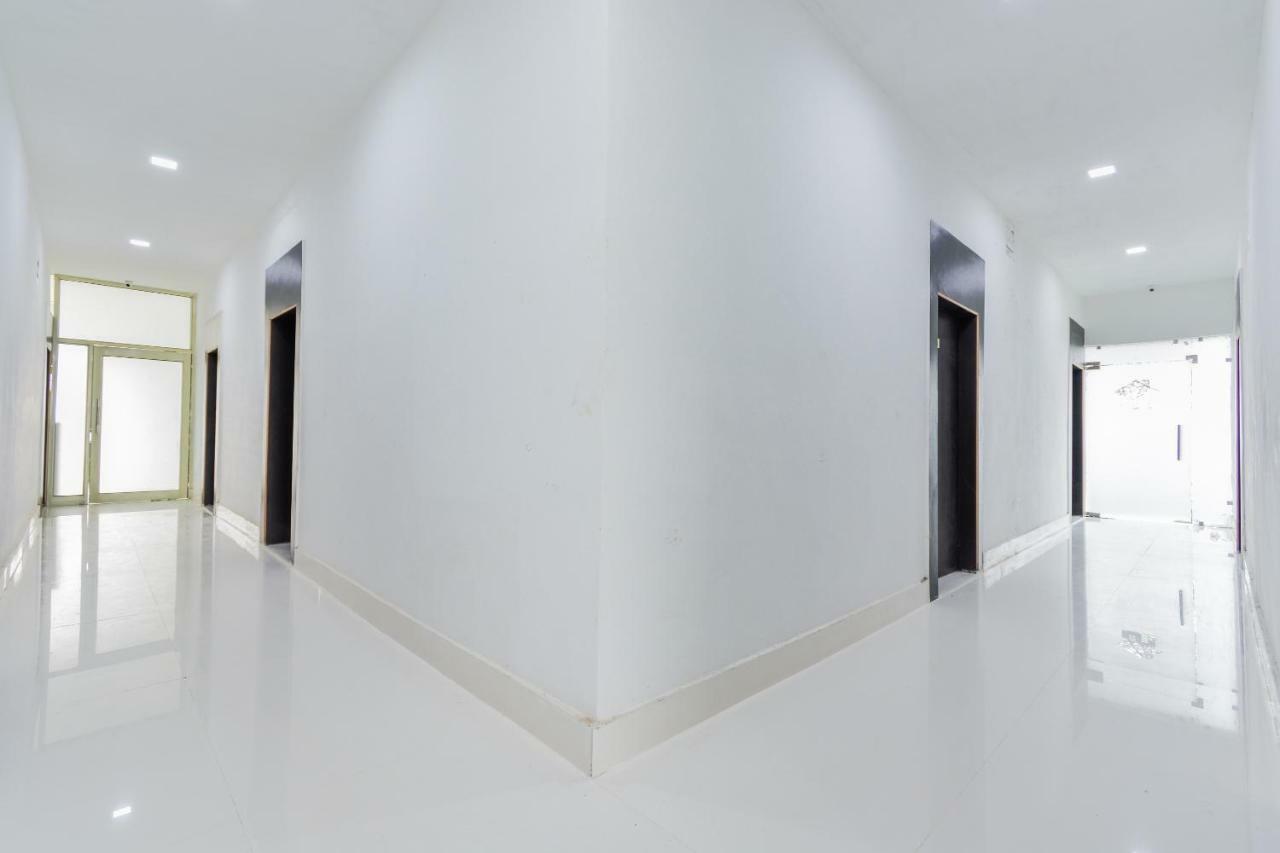 Oyo 43505 Hotel The White House Hisar Екстер'єр фото