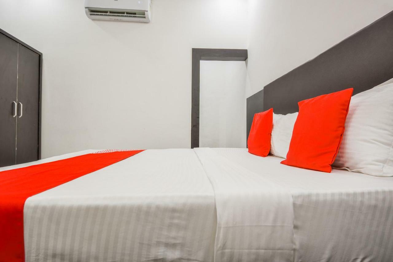 Oyo 43505 Hotel The White House Hisar Екстер'єр фото