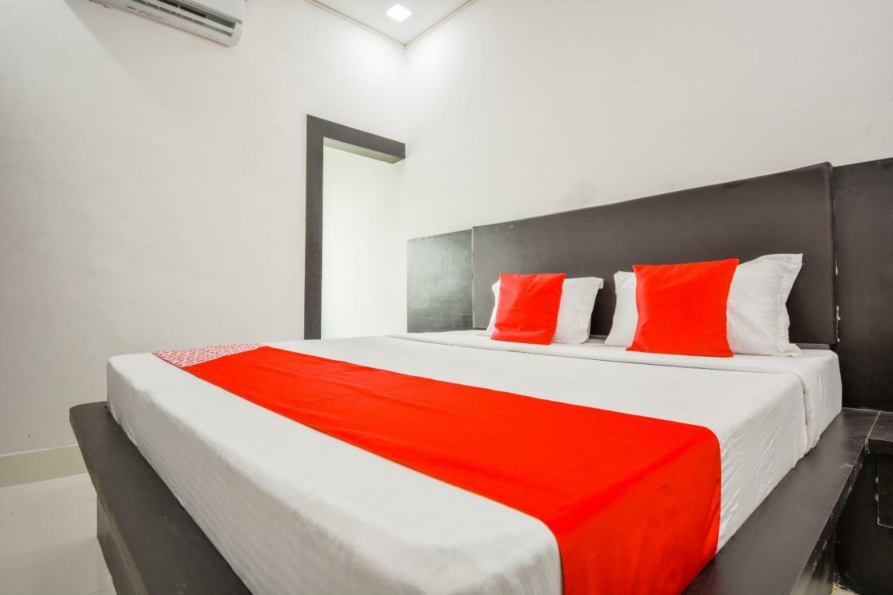Oyo 43505 Hotel The White House Hisar Екстер'єр фото