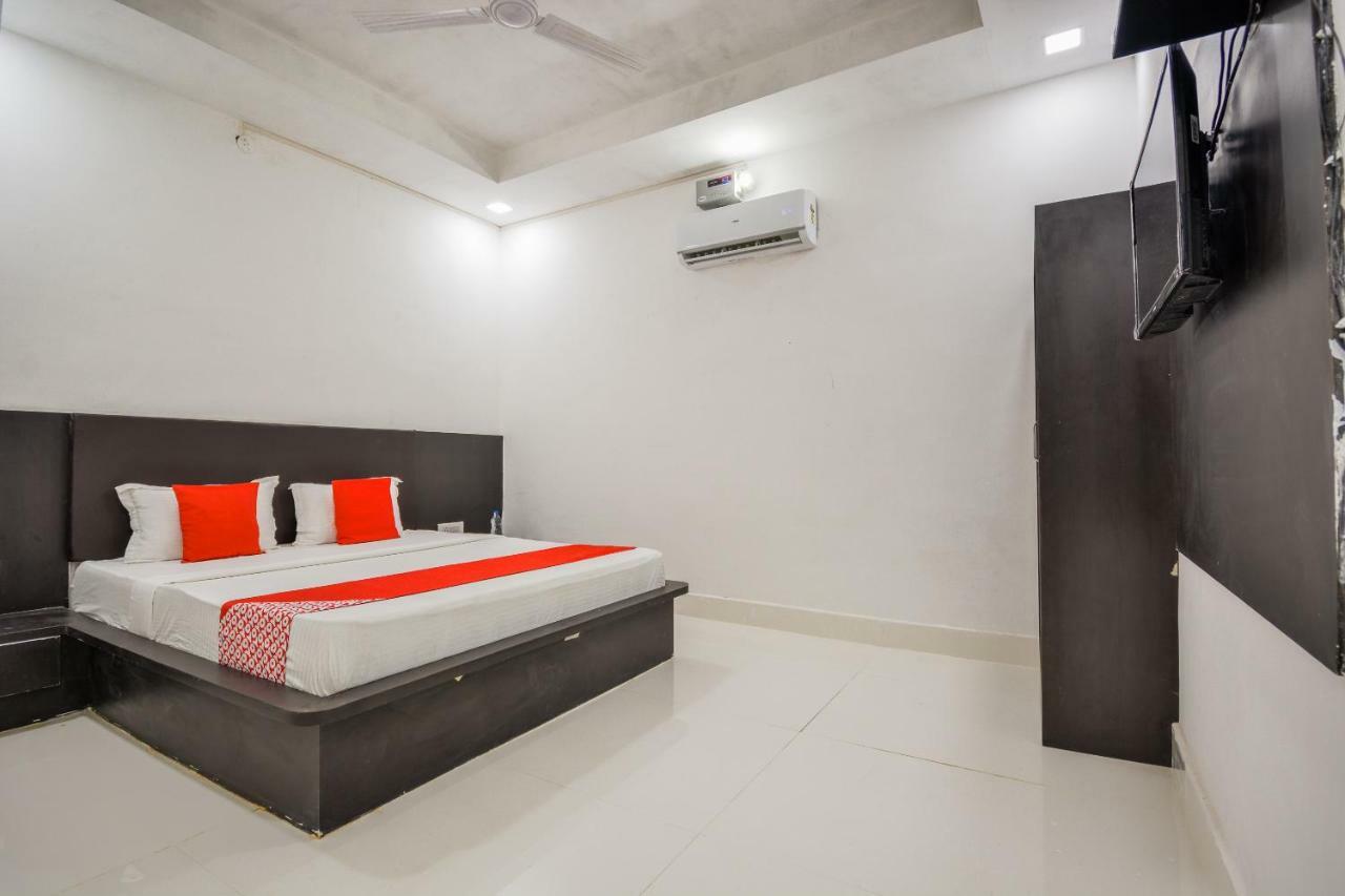 Oyo 43505 Hotel The White House Hisar Екстер'єр фото
