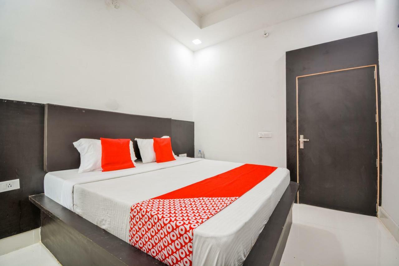 Oyo 43505 Hotel The White House Hisar Екстер'єр фото