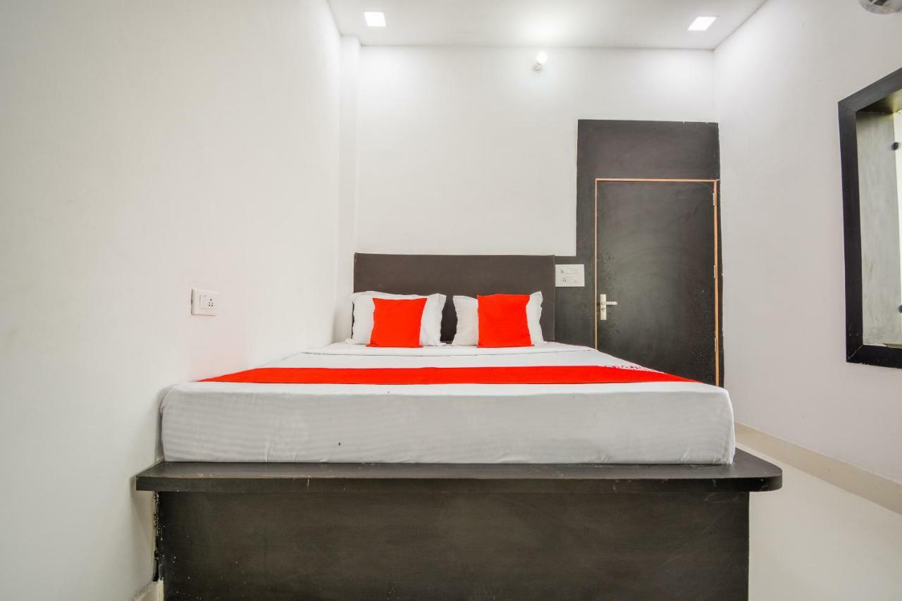 Oyo 43505 Hotel The White House Hisar Екстер'єр фото