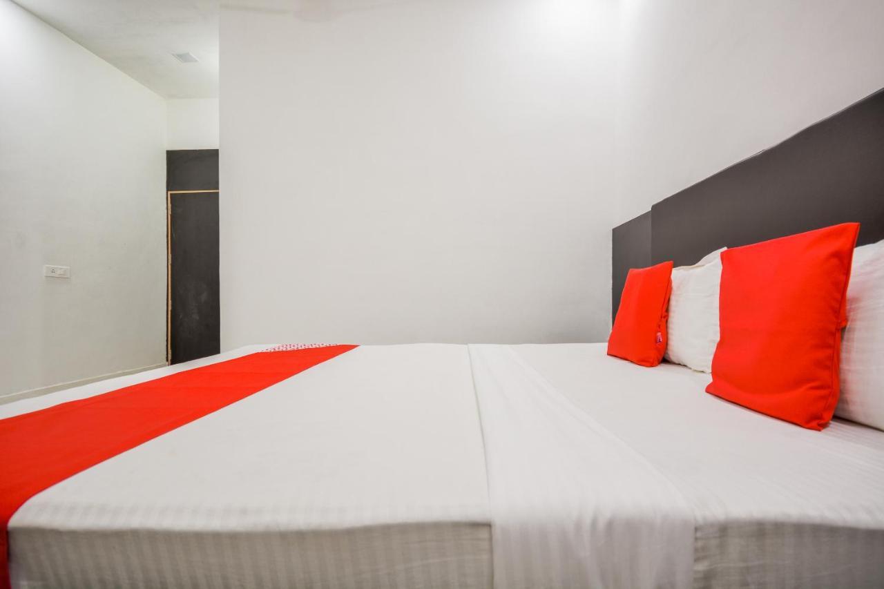 Oyo 43505 Hotel The White House Hisar Екстер'єр фото